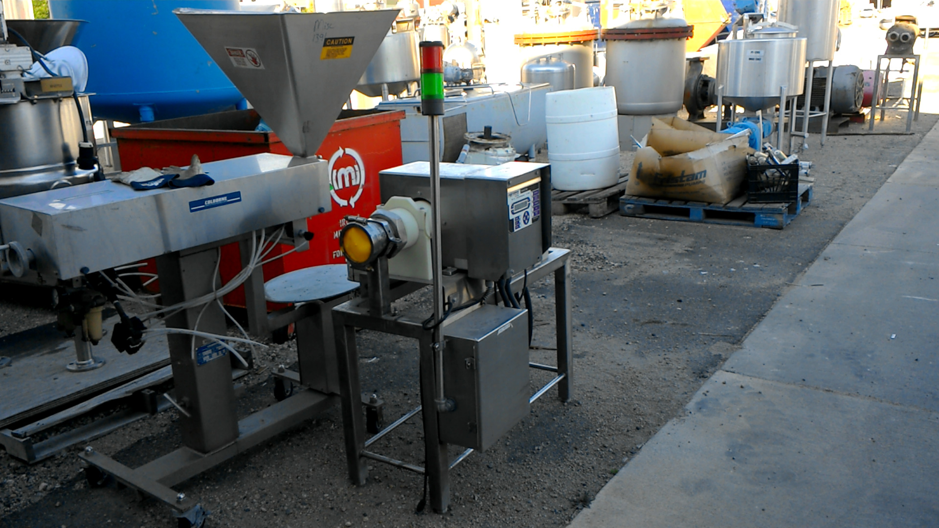 SOLD FORTRESS METAL DETECTOR